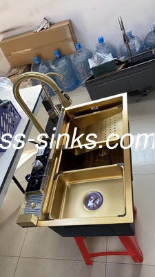 Cuisiner en acier inoxydable en or, cuisine artisanale avec robinet et accessoires
