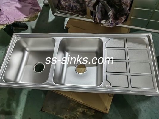 Accessoires de colander incluant tablier évier de cuisine en acier inoxydable avec drain